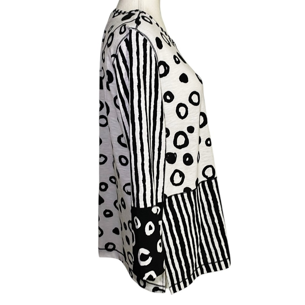 Multiples Monochrome Geometric Long Sleeve Top - Picture 3 of 12